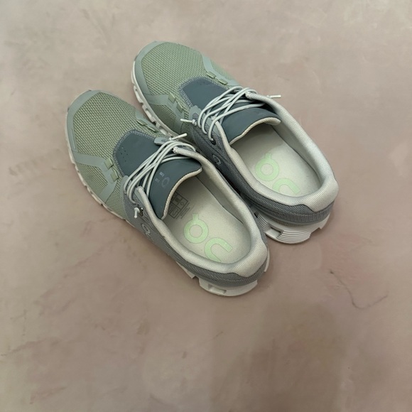 On Cloud 5 - Picture 4 of 4